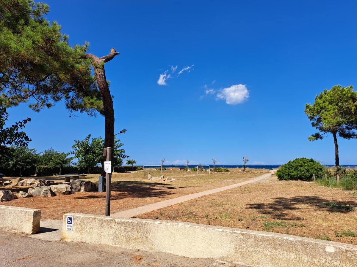 Mini Villa Jardin 50 M Plage Борго Экстерьер фото