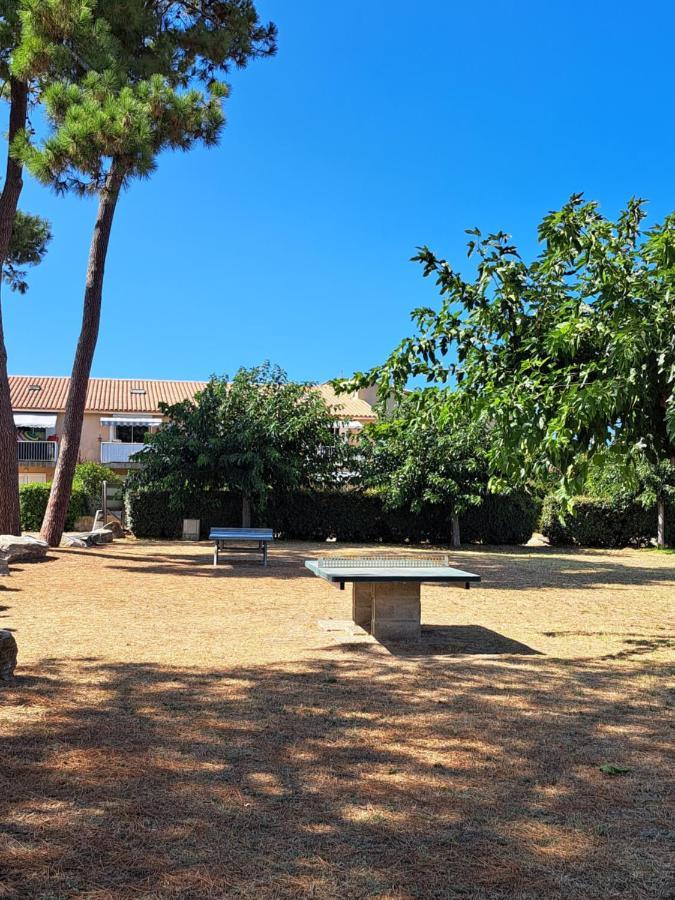 Mini Villa Jardin 50 M Plage Борго Экстерьер фото