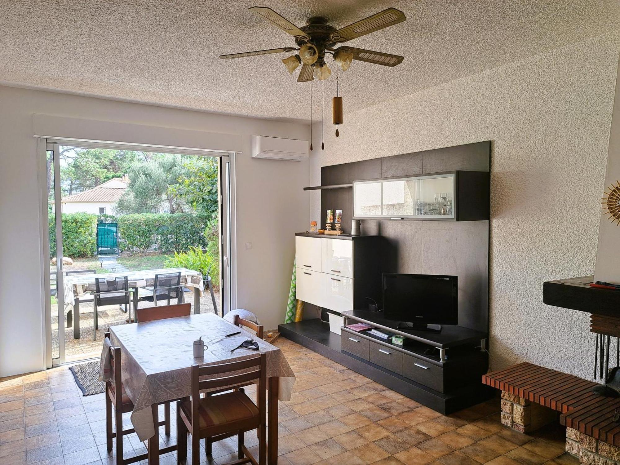 Mini Villa Jardin 50 M Plage Борго Экстерьер фото