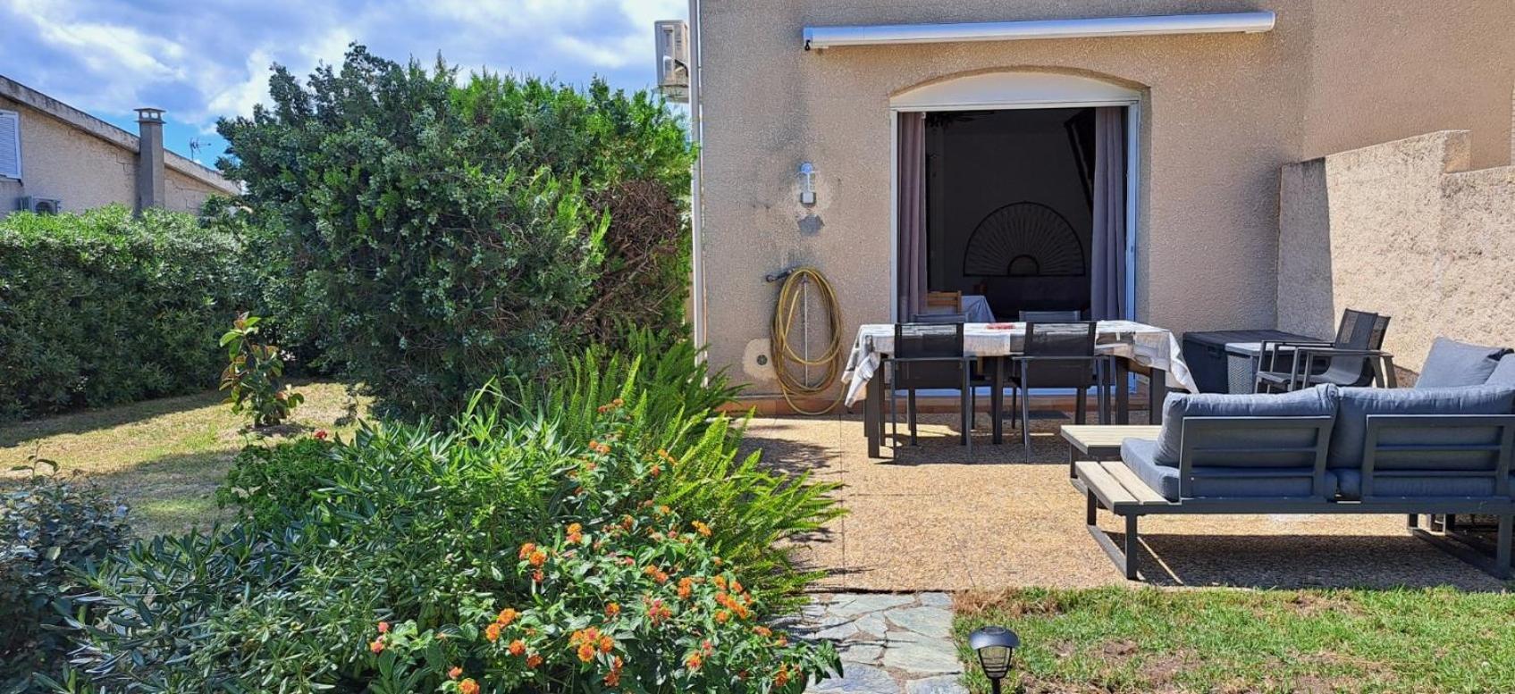 Mini Villa Jardin 50 M Plage Борго Экстерьер фото