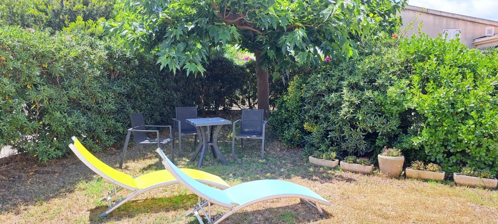 Mini Villa Jardin 50 M Plage Борго Экстерьер фото